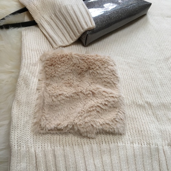 🌸Make an offer!🌸 furry pocket turtleneck sweater - Picture 3 of 8